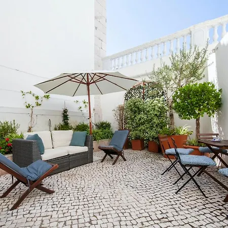 Plum Guide - The Pious Eye Lisbon